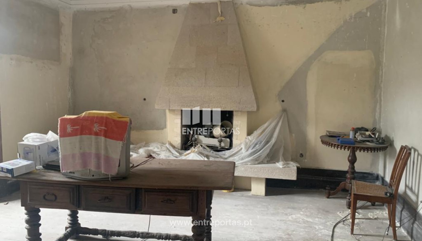 House in Roussas - Image 3