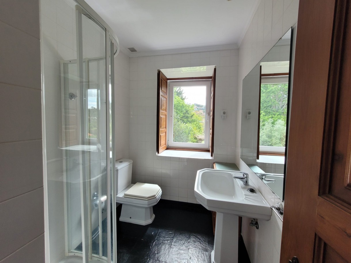 private-bathroom-in-r1jpg