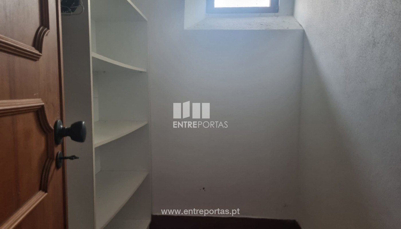 House in Lanhelas - Image 5