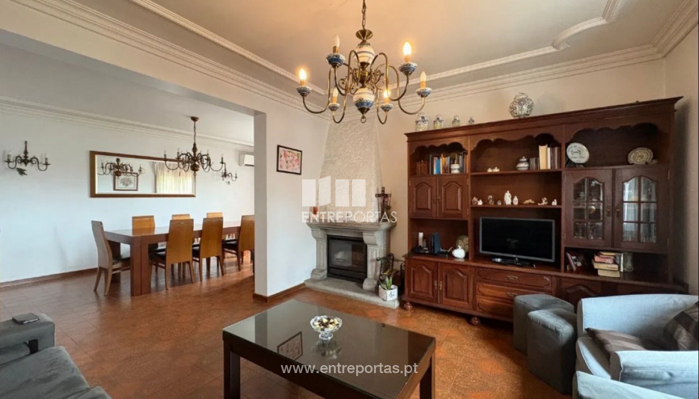 House in Areosa - Image 3