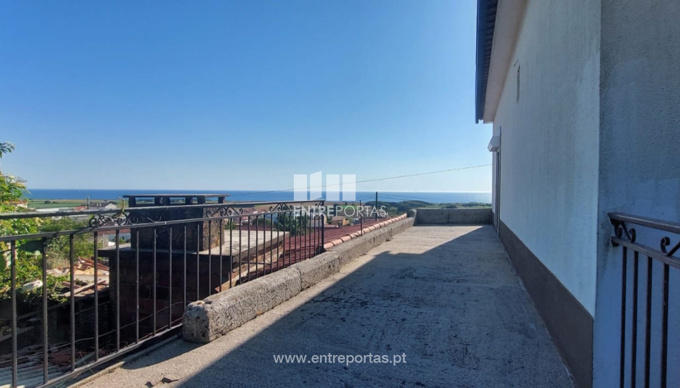 House in Areosa - Image 2