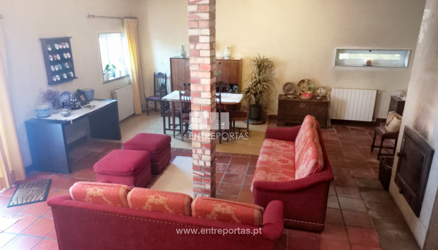 House in Meadela - Image 3