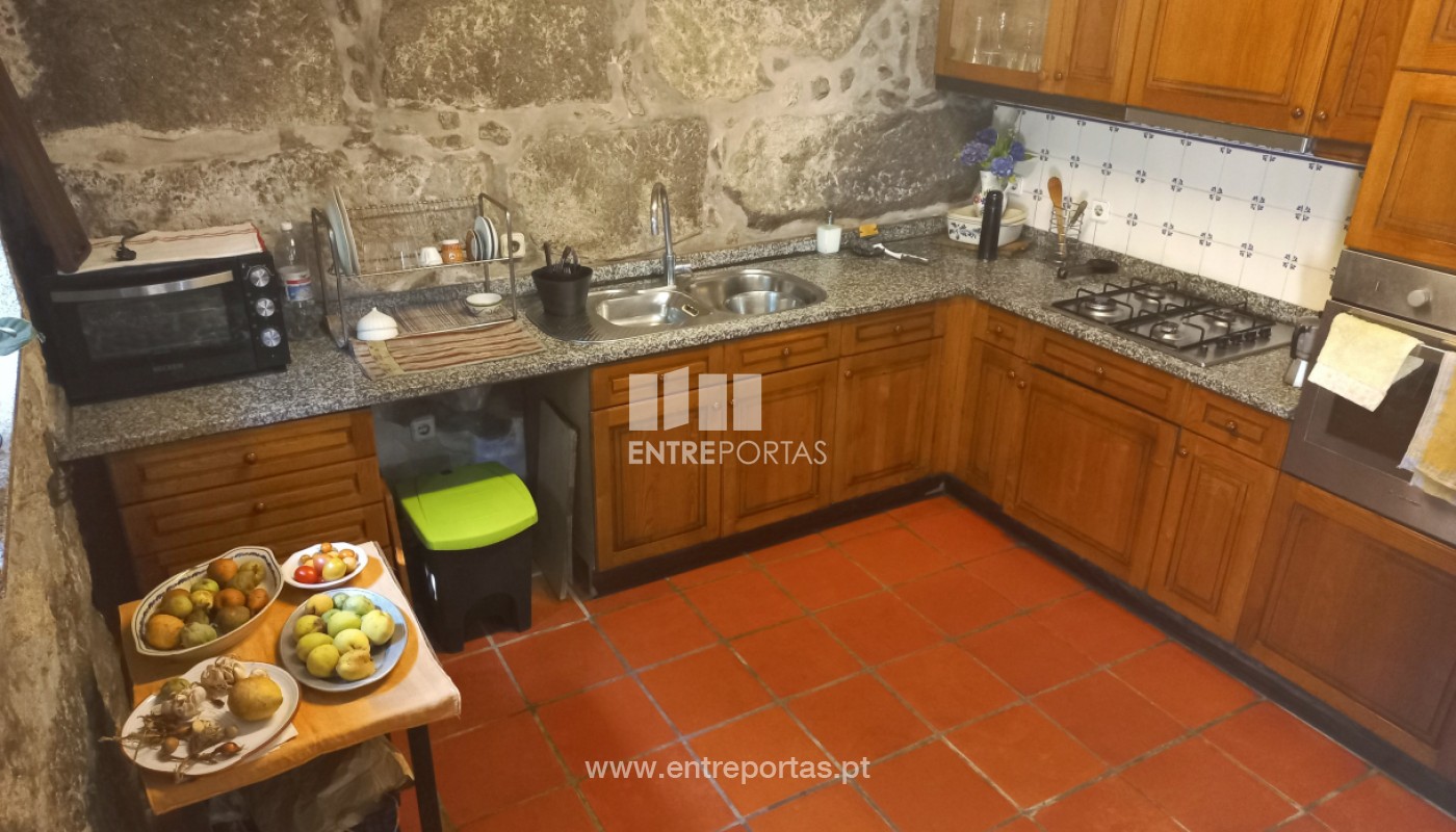 House in Meadela - Image 5