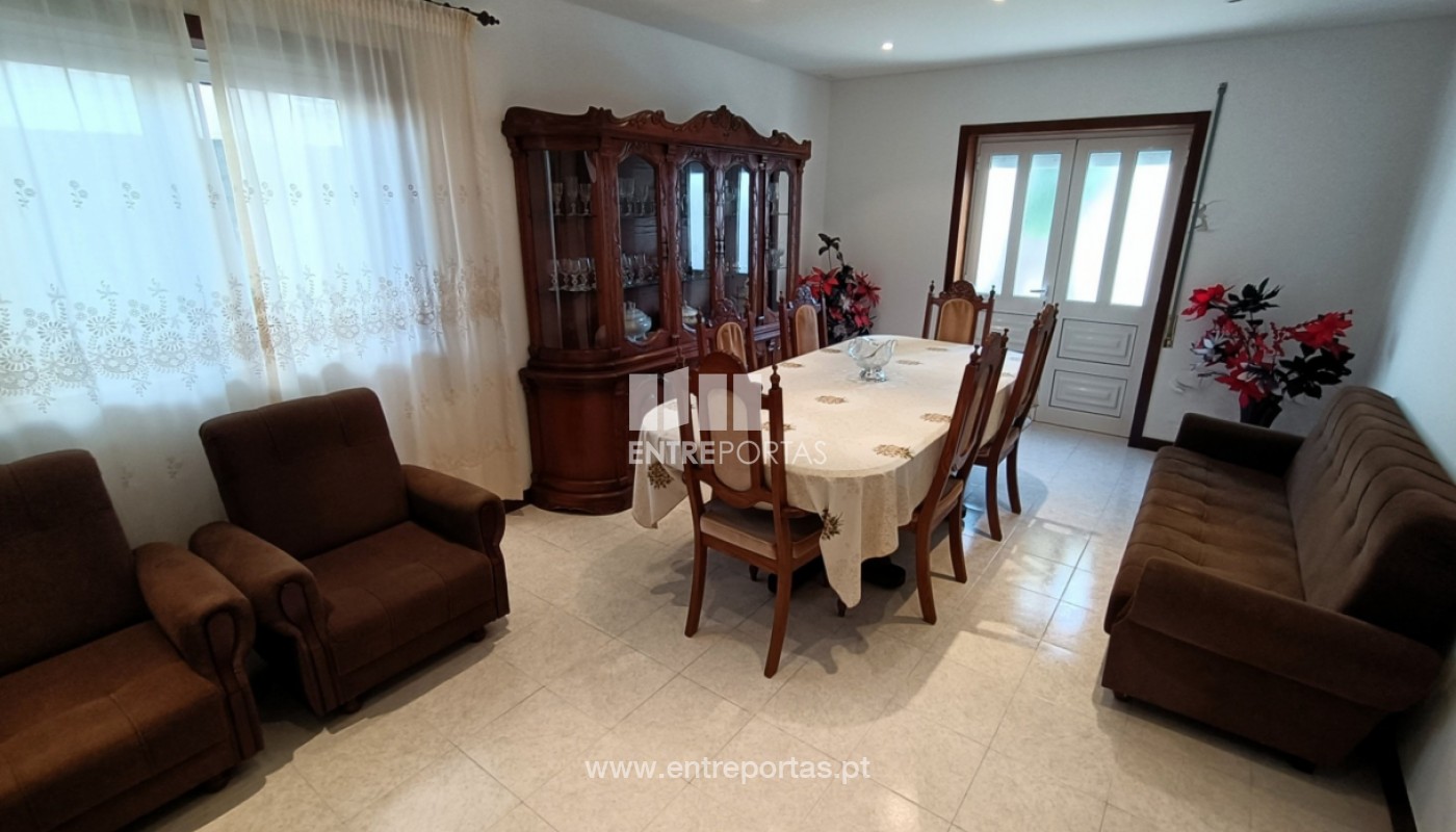 House in Viana do Castelo - Image 2