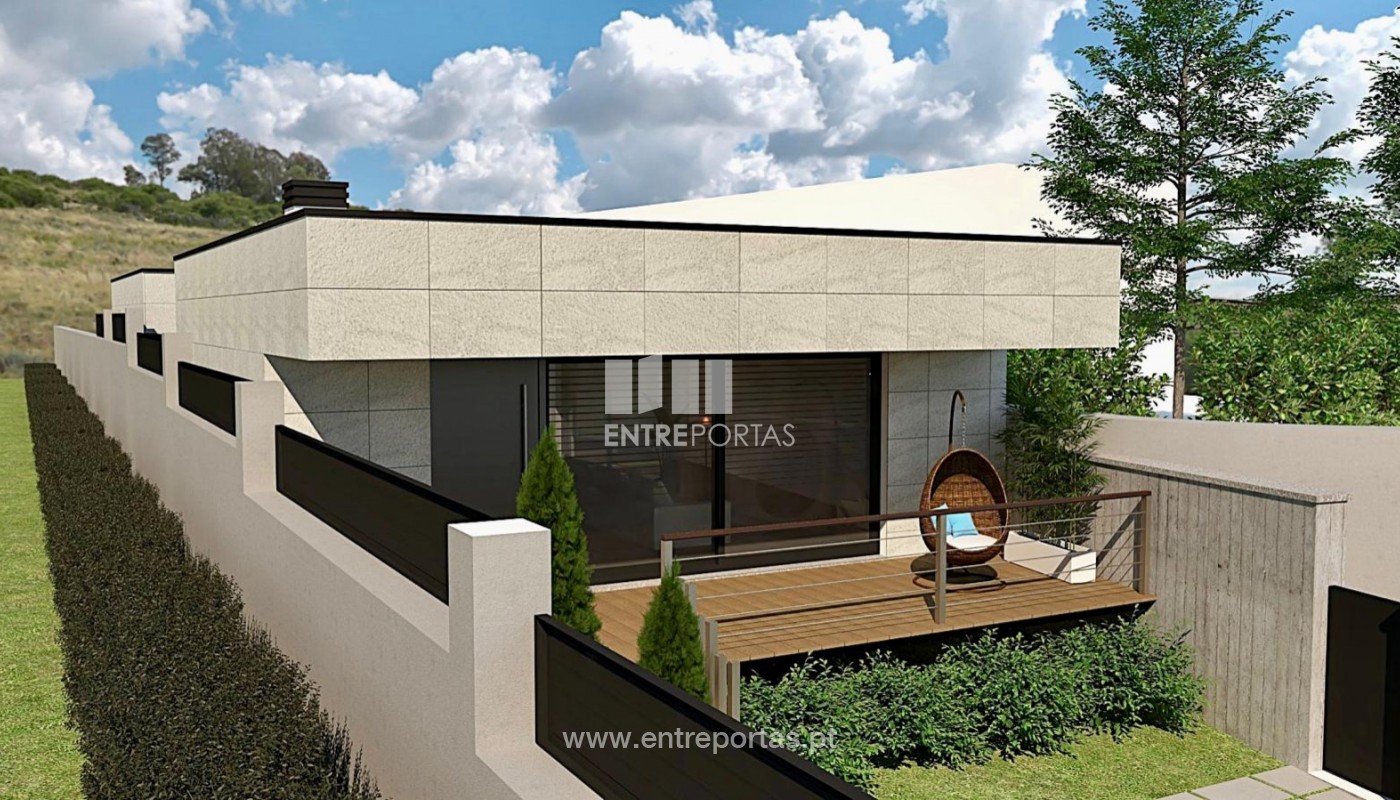 House in Portela - Image 3