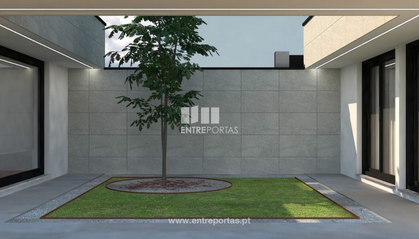 House in Portela - view 1