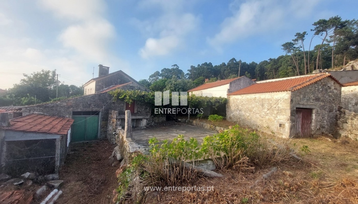 House in Areosa - view 1