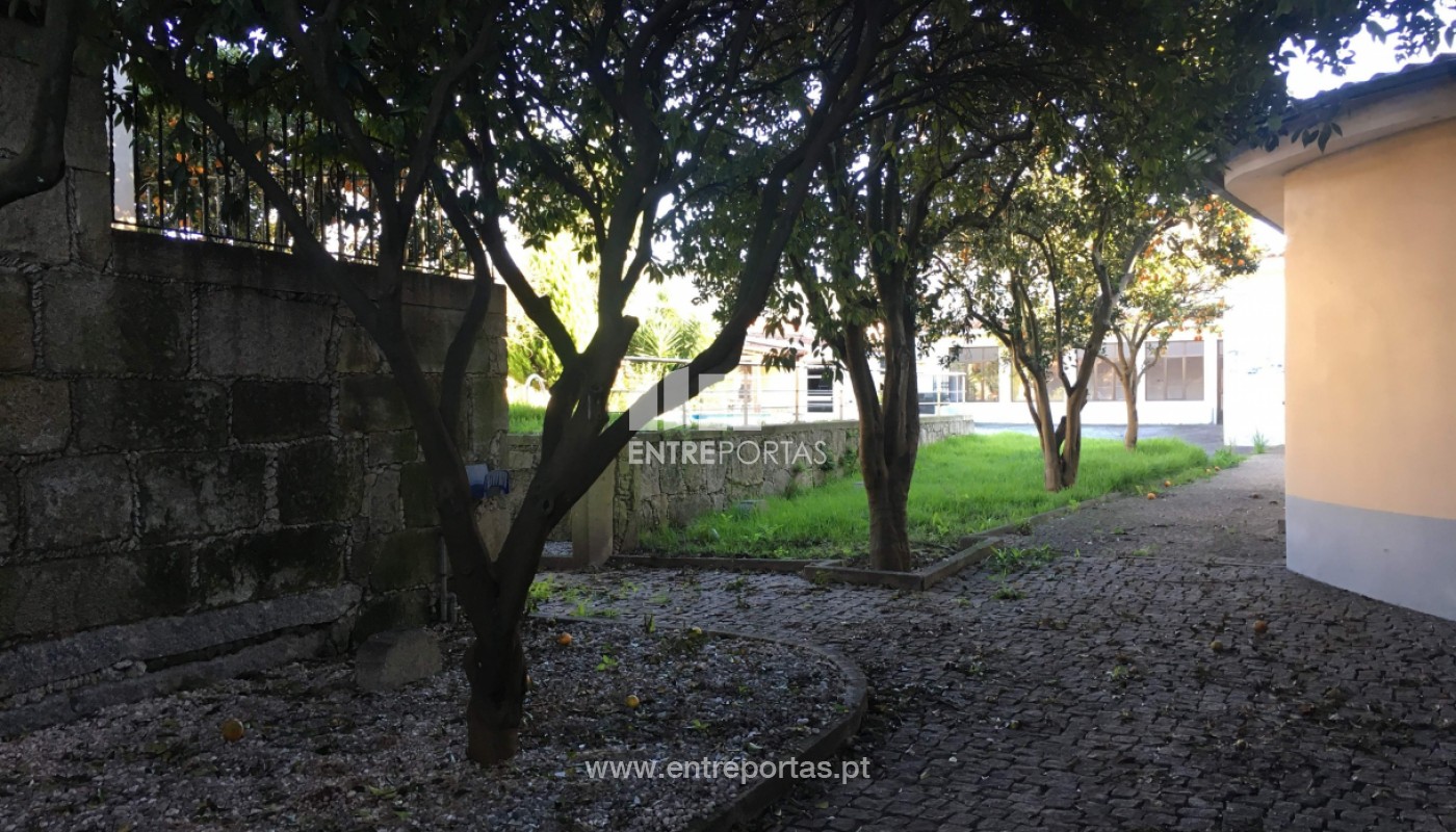 House in Vila Franca - Image 4