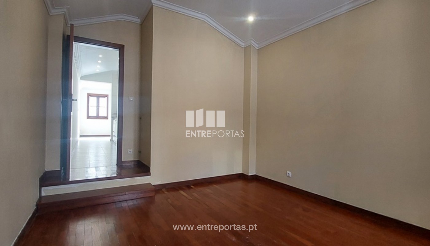 House in Meadela - Image 4