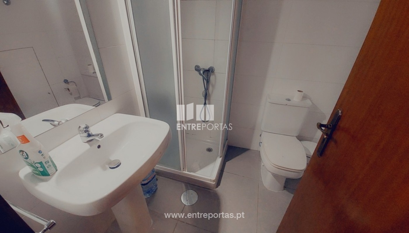 House in Meadela - Image 5