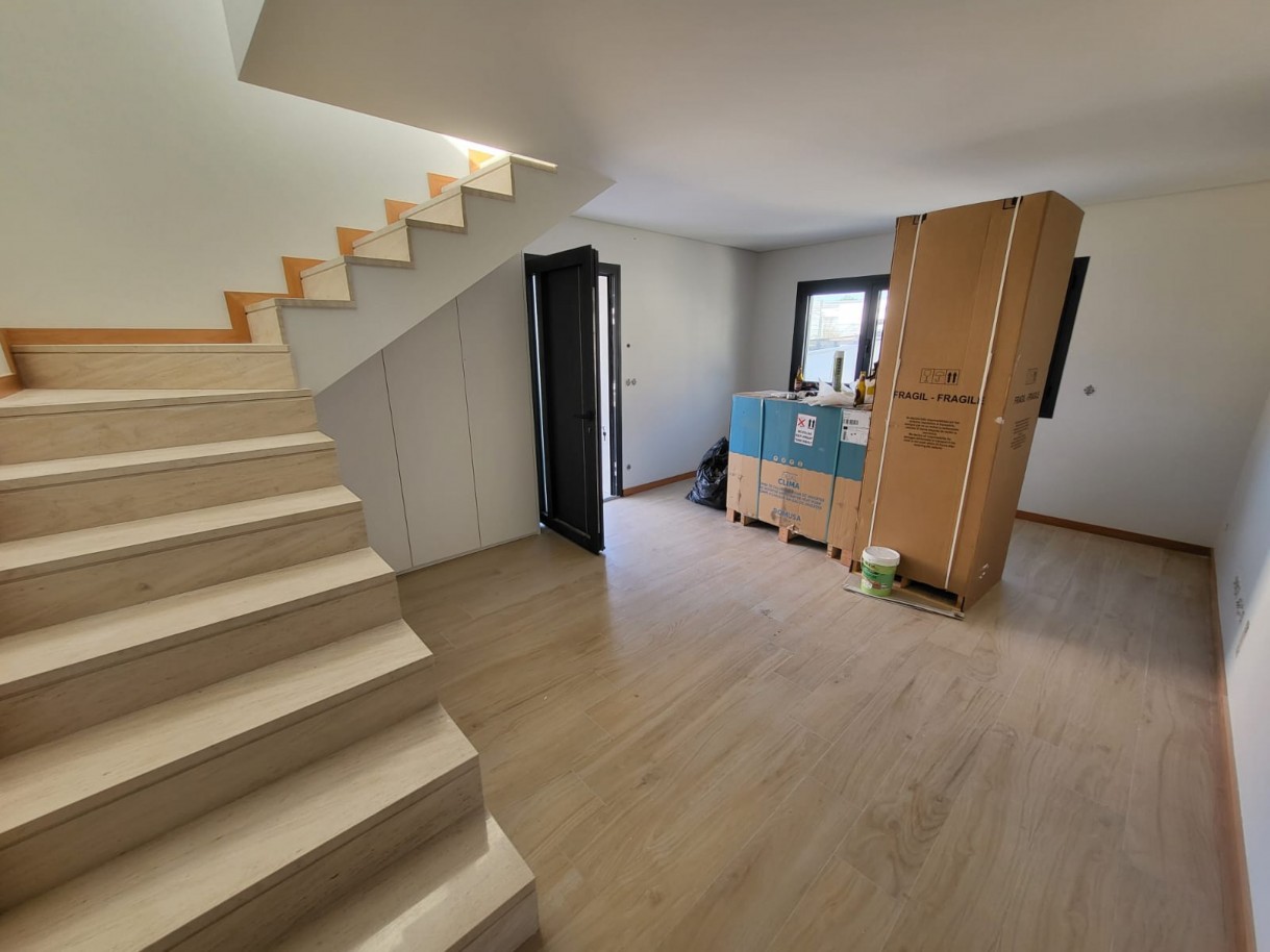 30527af9-6d08-4aed-a319-5afc8d364b45jpeg