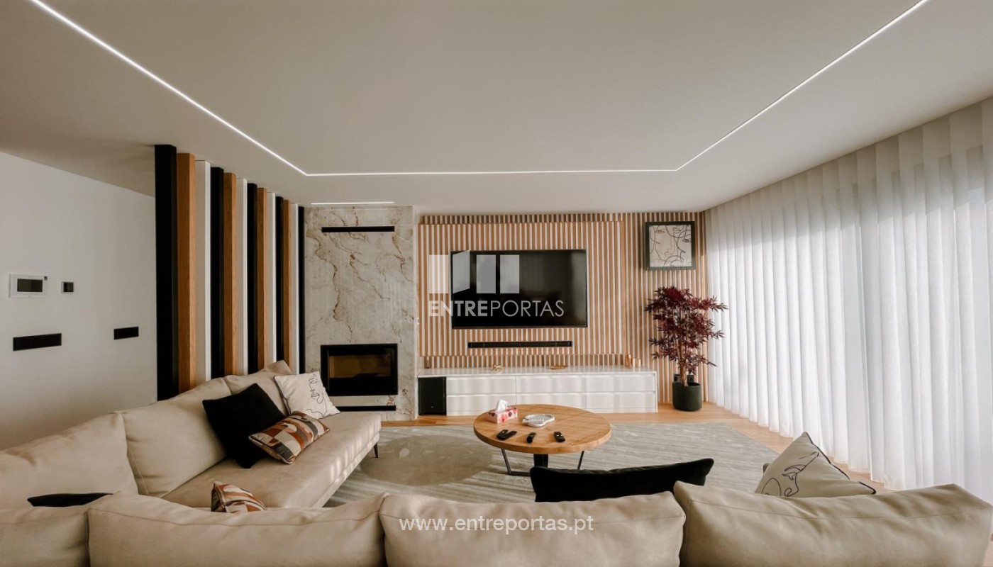 House in Alvaraes - Image 5