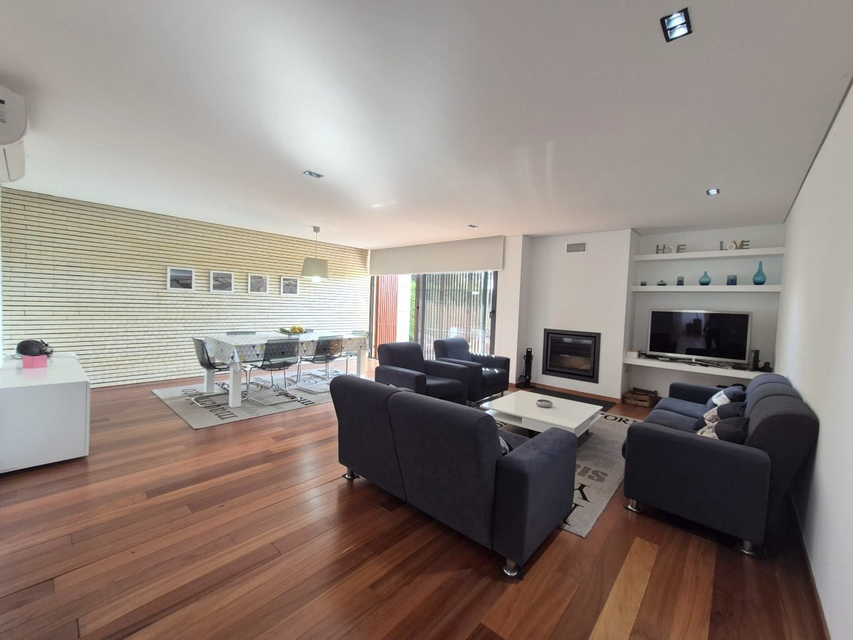 whatsapp-image-2025-10-14-at-162538-2jpeg