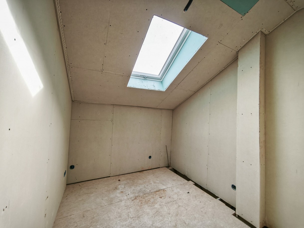 2-img-20251023-101026jpg