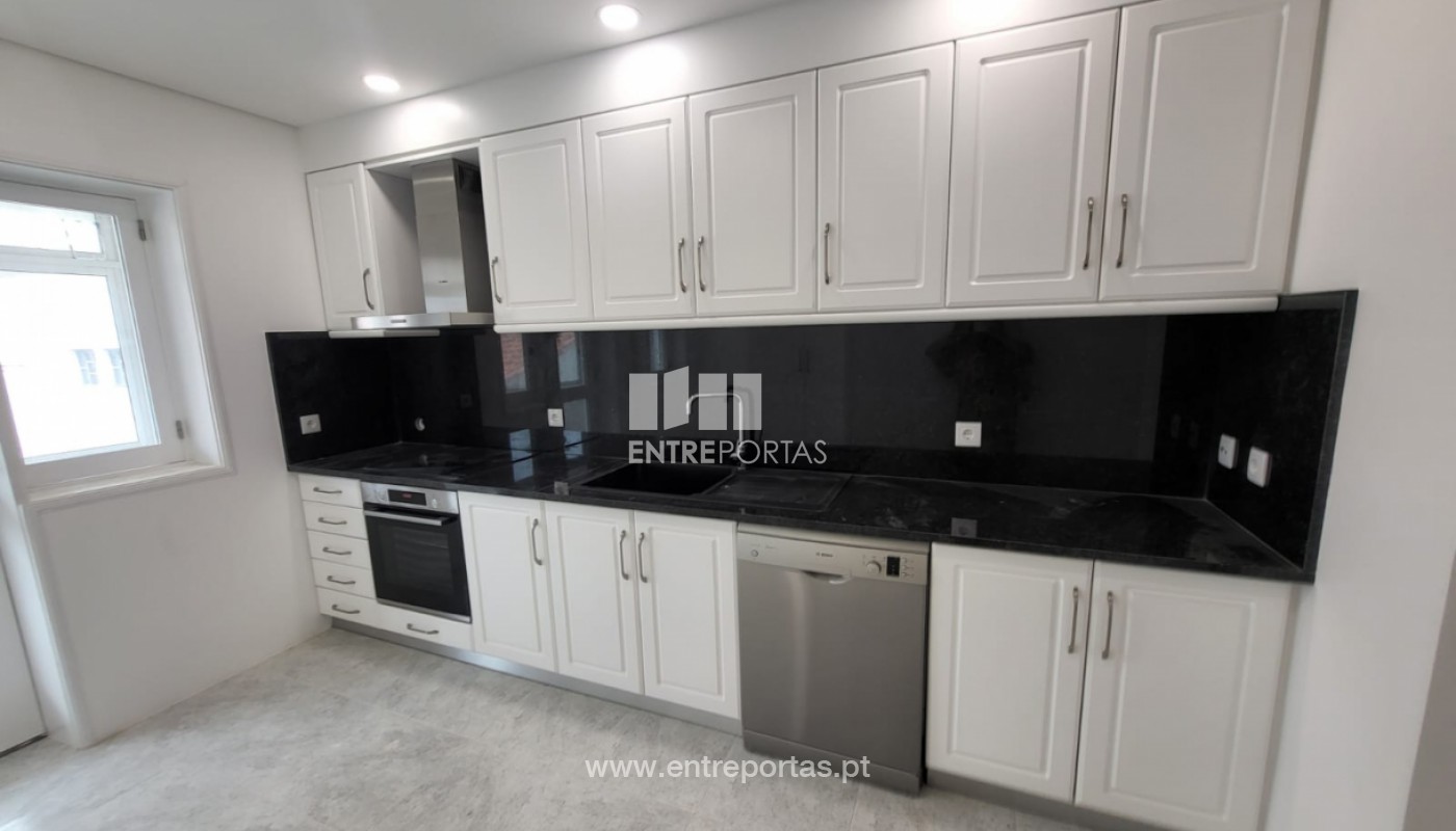 House in Meadela - view 1