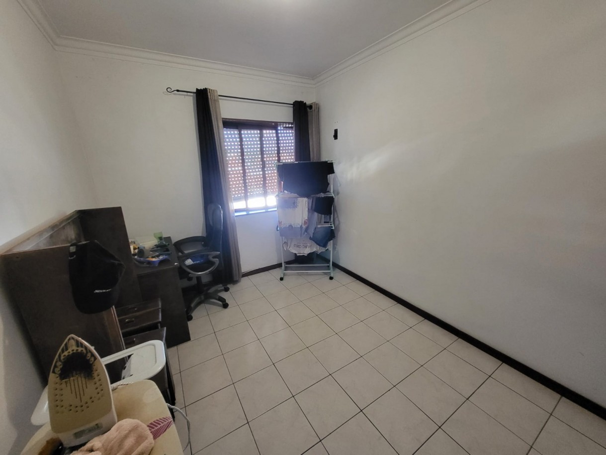 712e7585-a7cf-4451-b4dc-8872bf6c7ca1jpeg