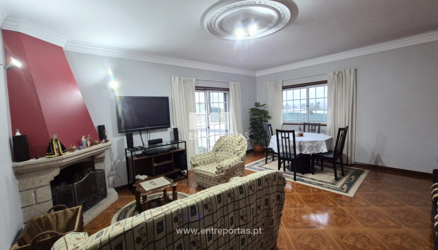 House in Deao - Image 2