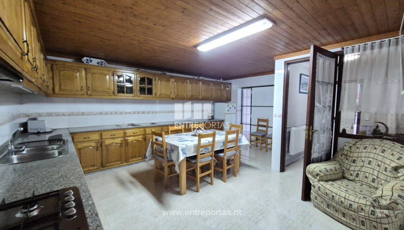 House in Deao - Image 3