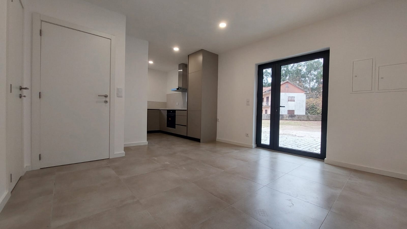 21c0cb7d-ebd4-4039-9e48-009be1ff8b2cjpeg