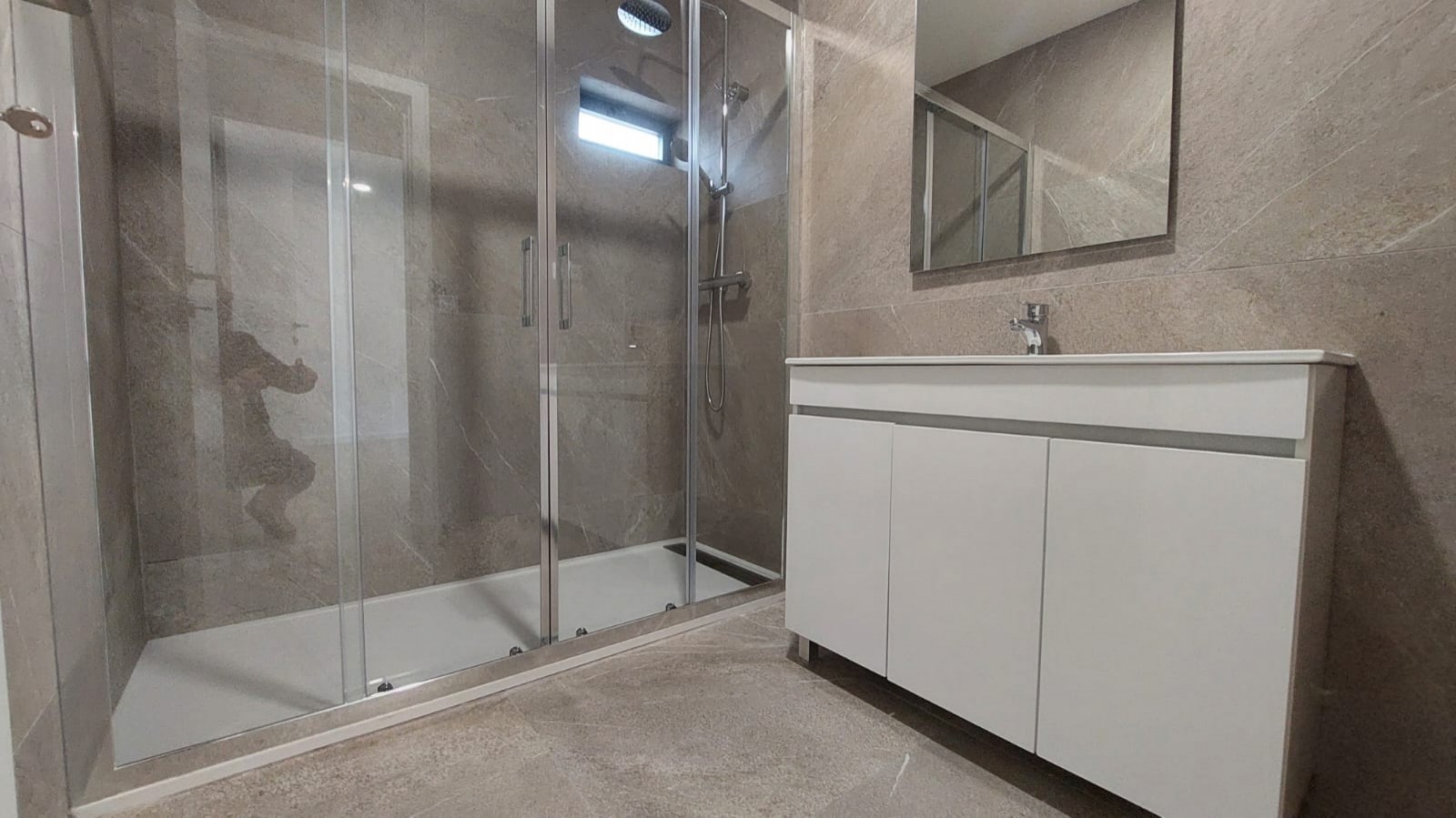 a8088f4f-1ef0-4479-bad7-0ff23372fb94jpeg