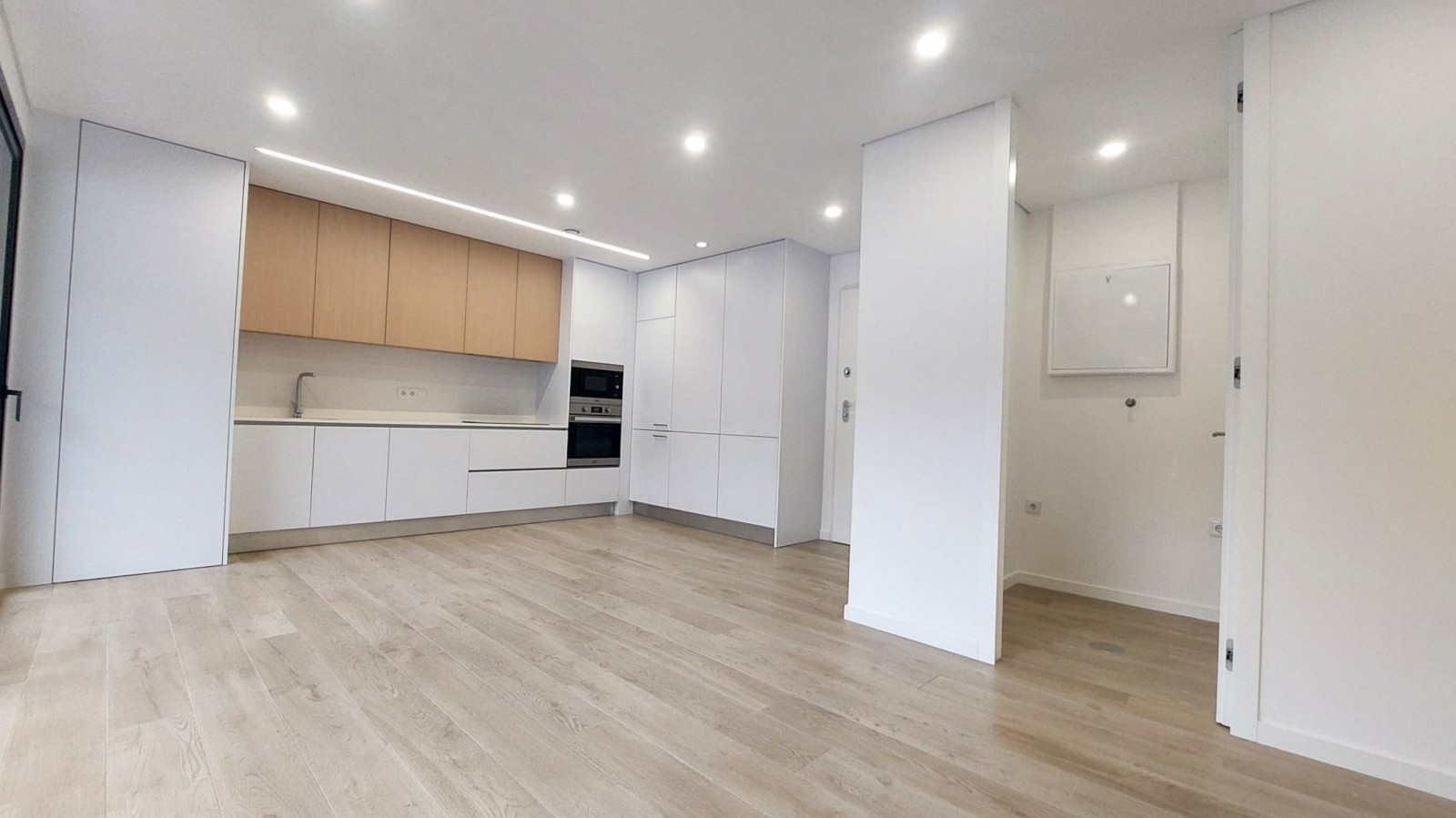 2-whatsapp-image-2026-01-08-at-12jpg