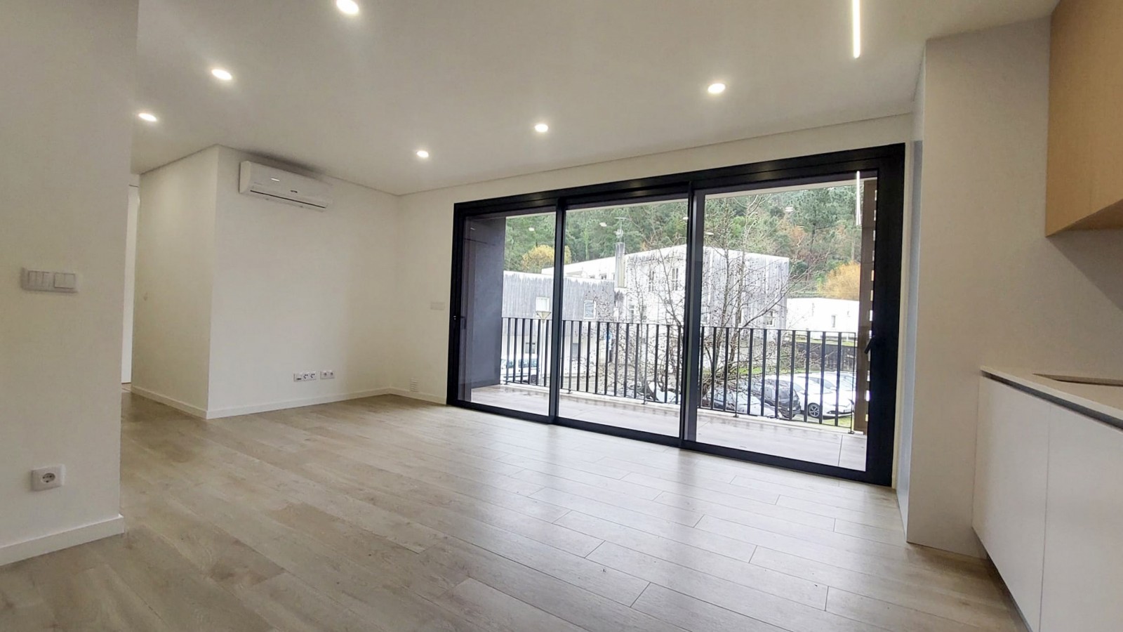 1-whatsapp-image-2026-01-08-at-12jpg