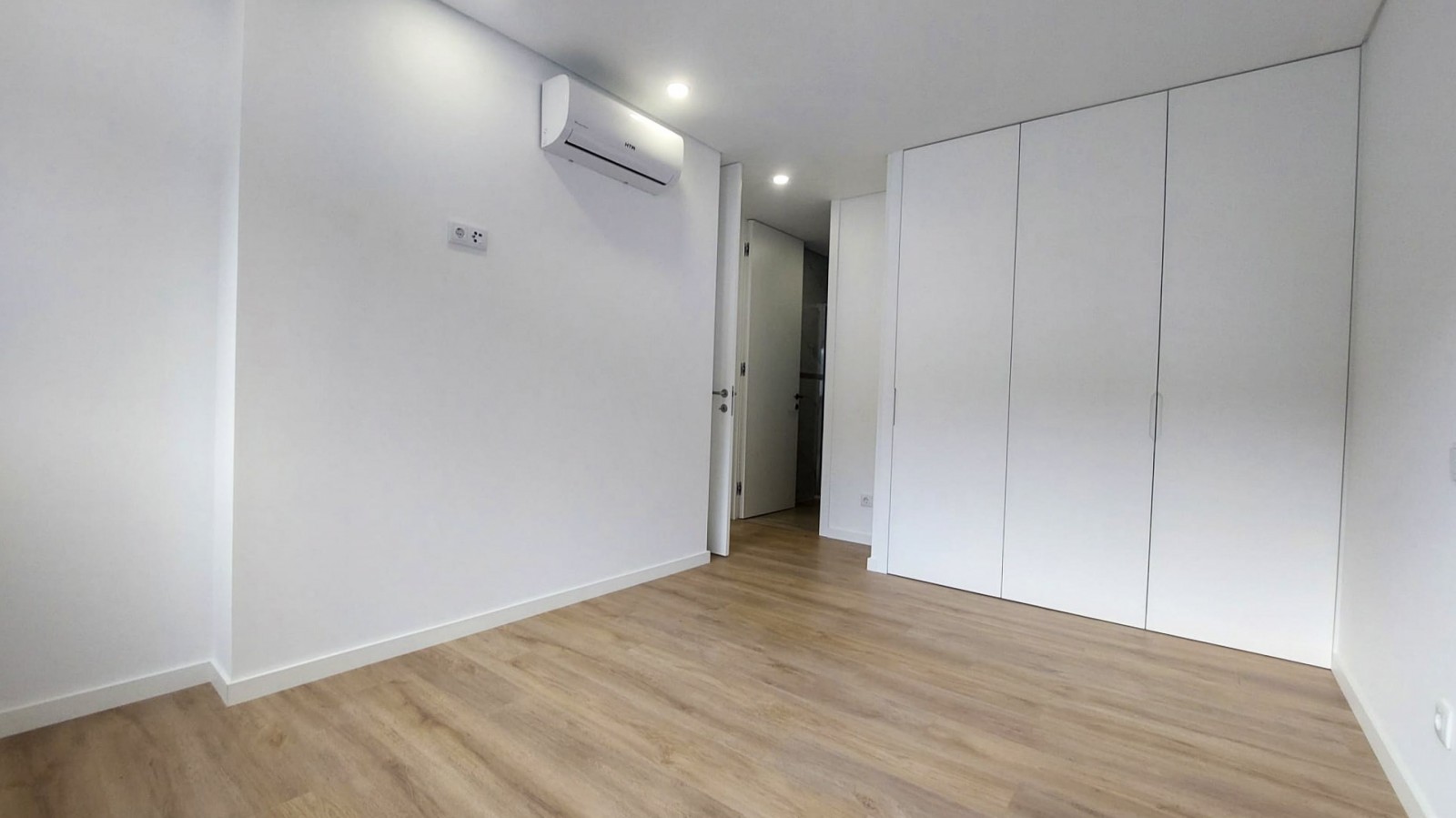 12-whatsapp-image-2026-01-08-at-12jpg