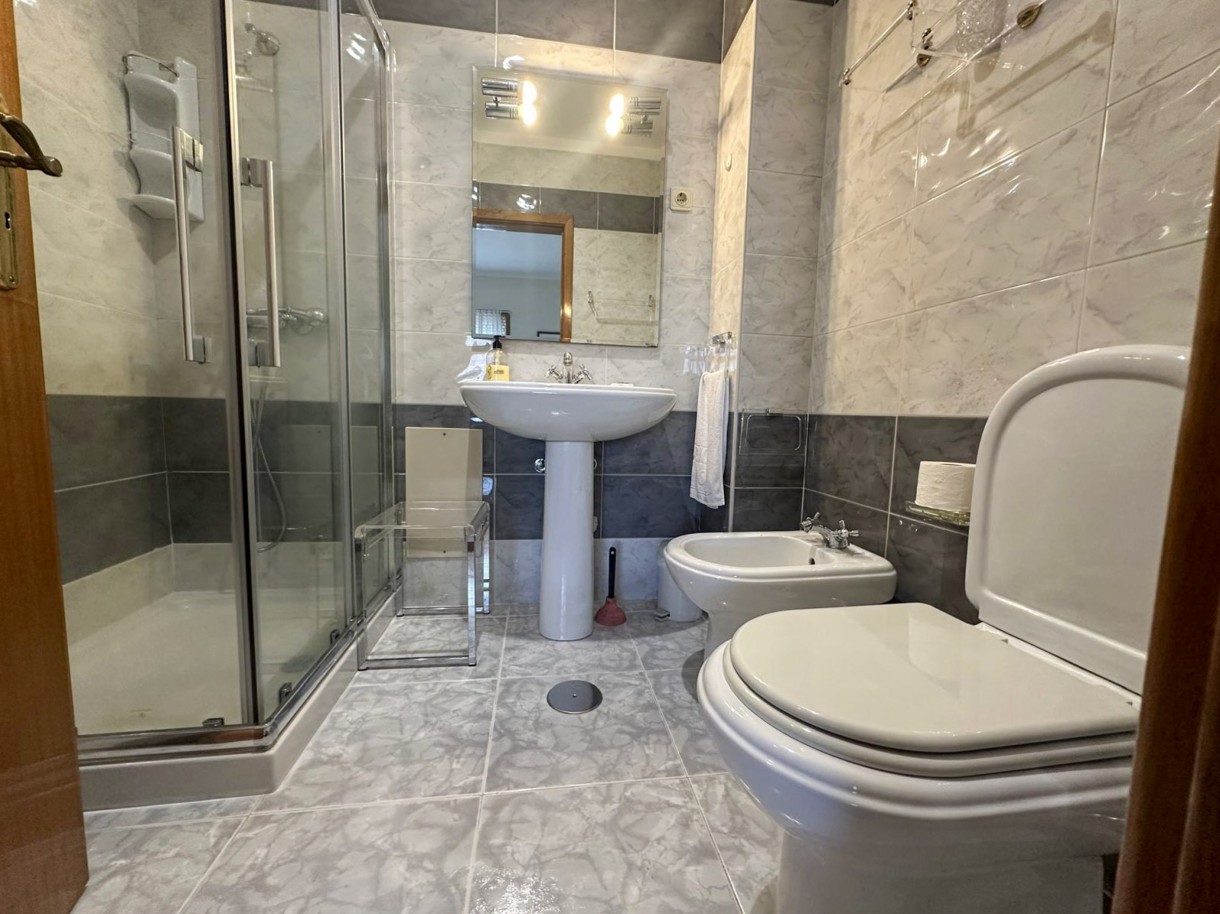 3-f260d0f4-210e-413b-990e-df83a02eb533jpg