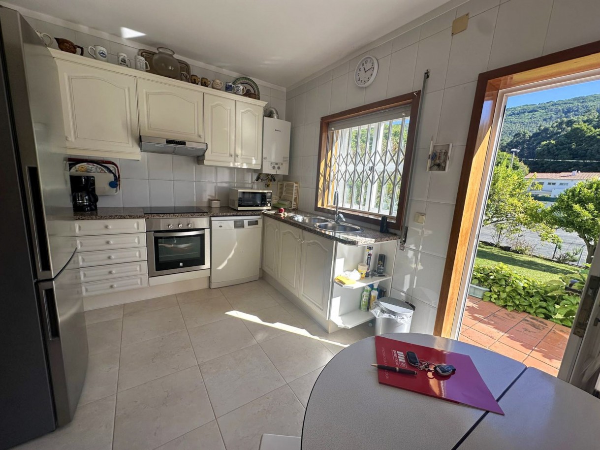 4-cd7b6a8b-d753-4edb-9801-d0b685588030jpg