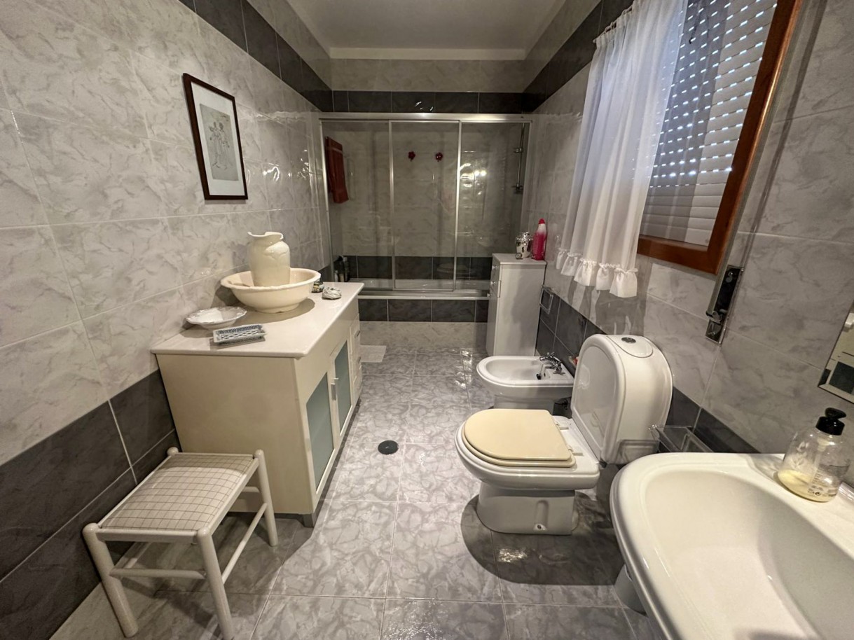 12-c0e12b9f-2581-4083-be17-64455179397ajpg