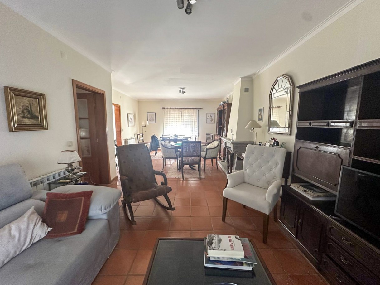 14-0ce14204-67f1-427a-b46c-4c5a8037f80ajpg