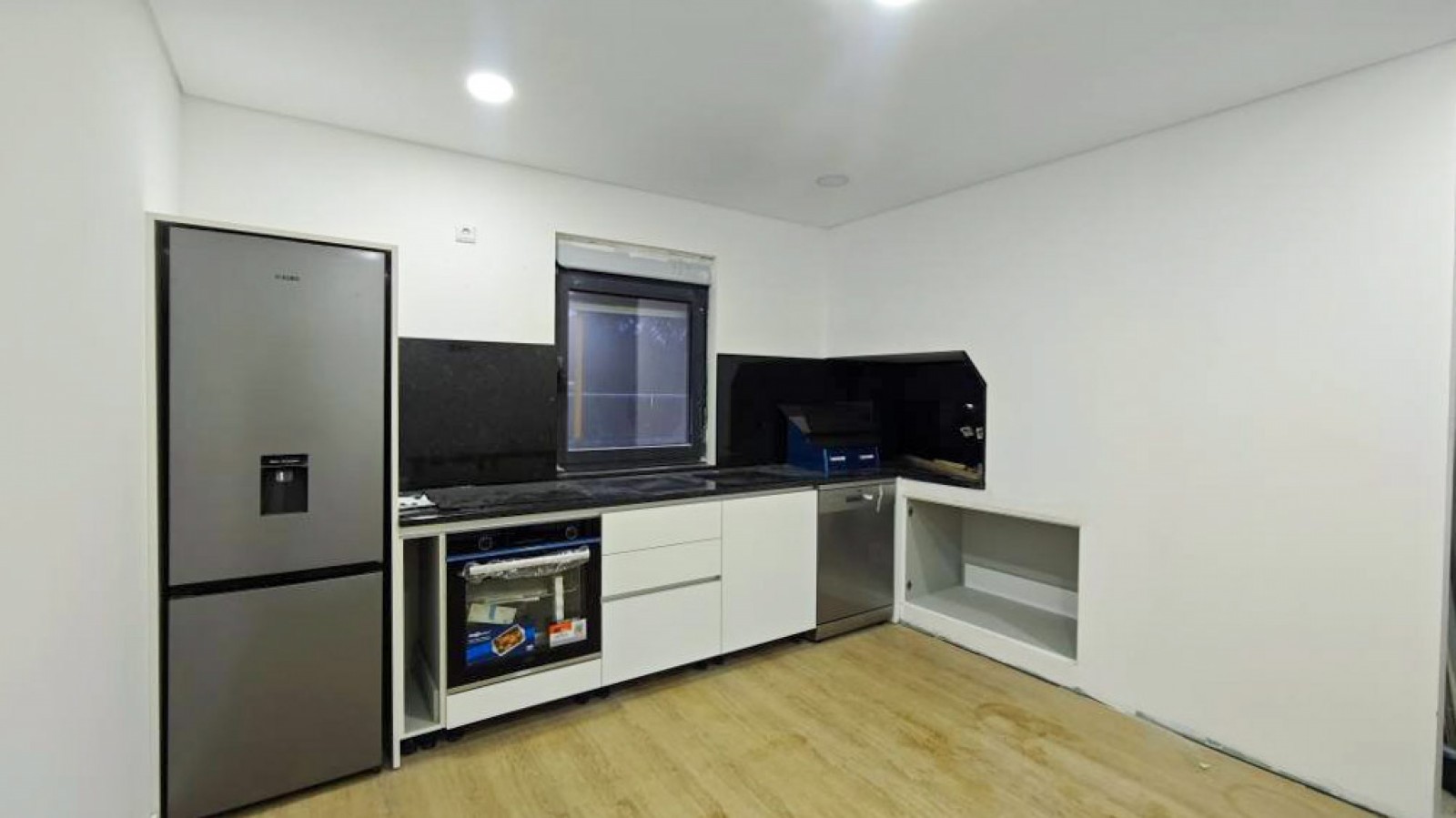 6-whatsapp-image-2026-02-19-at-13jpg