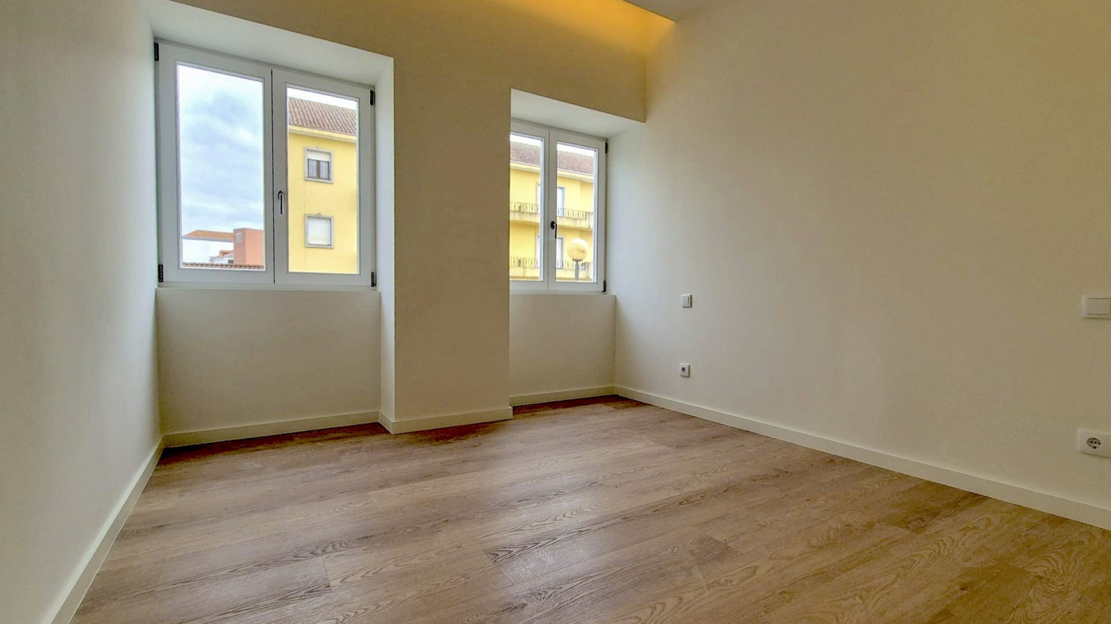 11-whatsapp-image-2026-02-20-at-14jpg