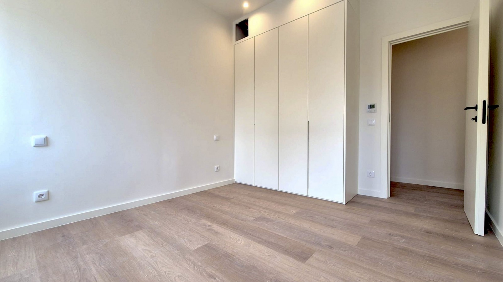 12-whatsapp-image-2026-02-20-at-14jpg