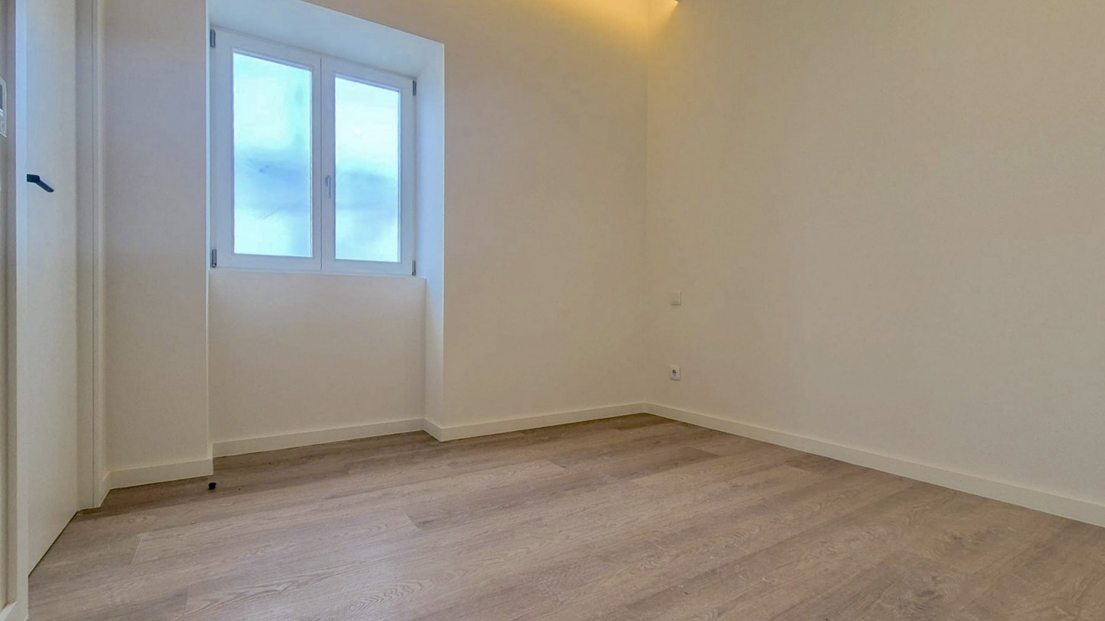 10-whatsapp-image-2026-02-20-at-14jpg