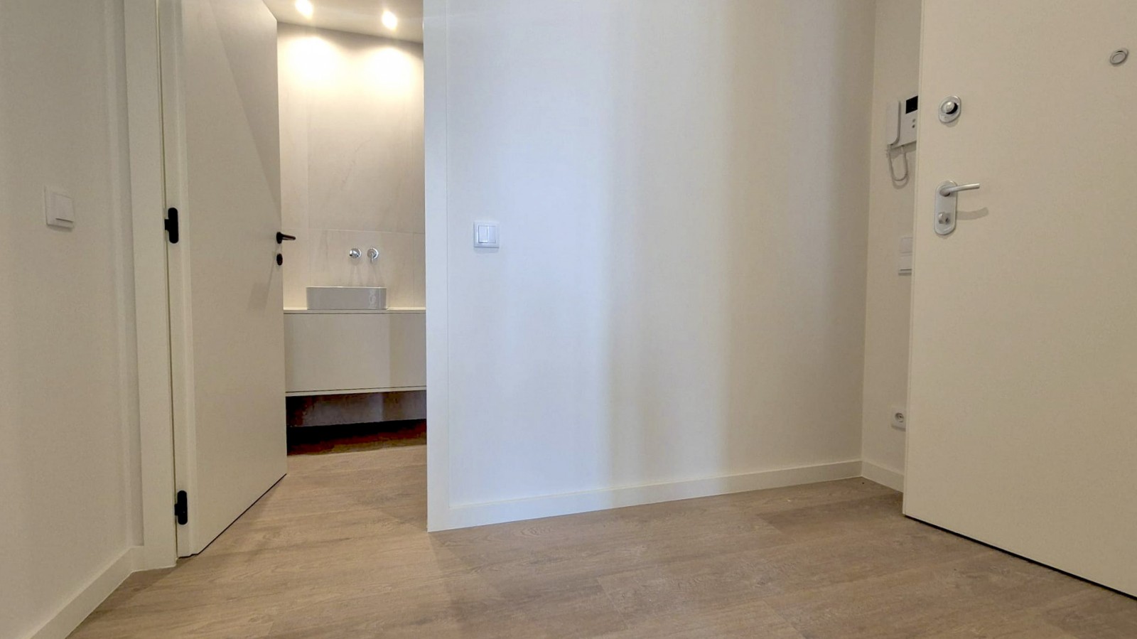 25-whatsapp-image-2026-02-20-at-14jpg