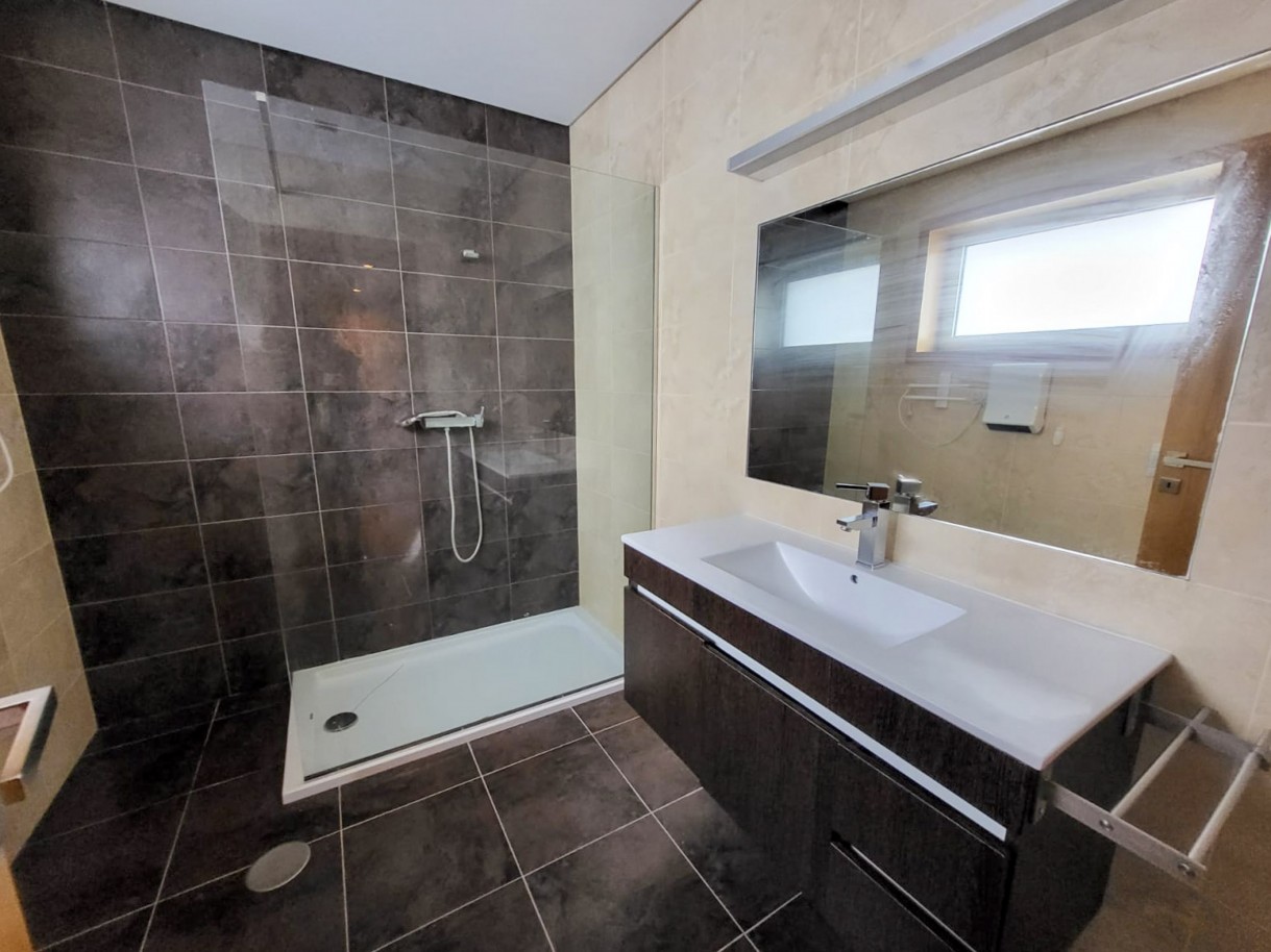 9-whatsapp-image-2026-03-04-at-16jpg