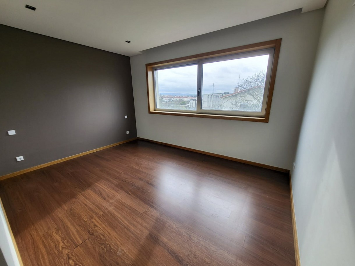 22-whatsapp-image-2026-03-04-at-16jpg