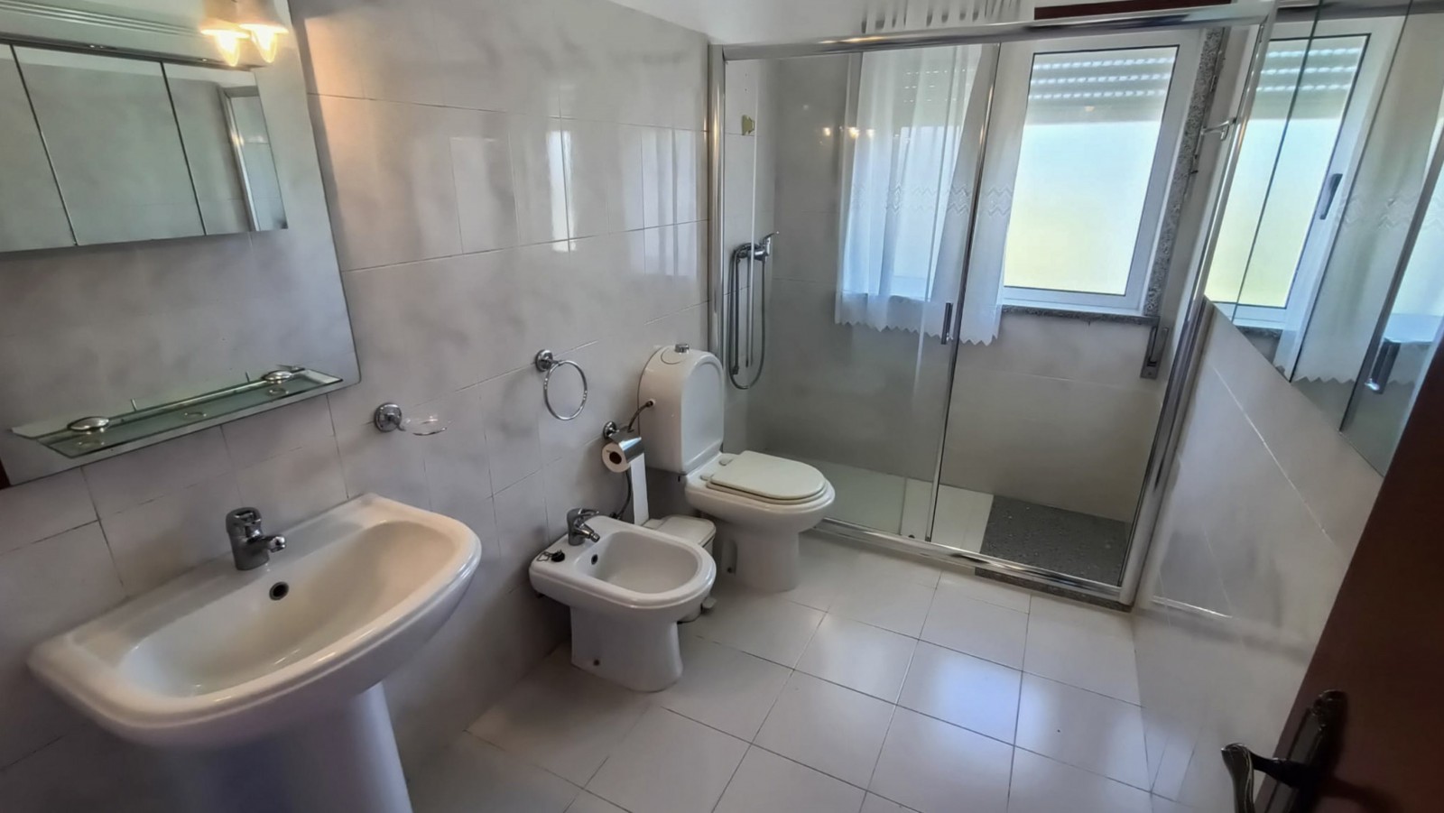 24-510dd410-41f0-41d7-b20d-3adceb7c7662jpg