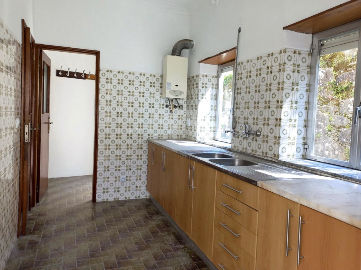 2-fb65bb0c-53cb-44ac-a359-f4c06b4b1700jpg