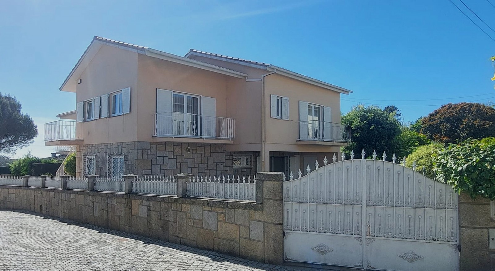 4c19bfd4-784f-405c-9d44-739185285630jpeg