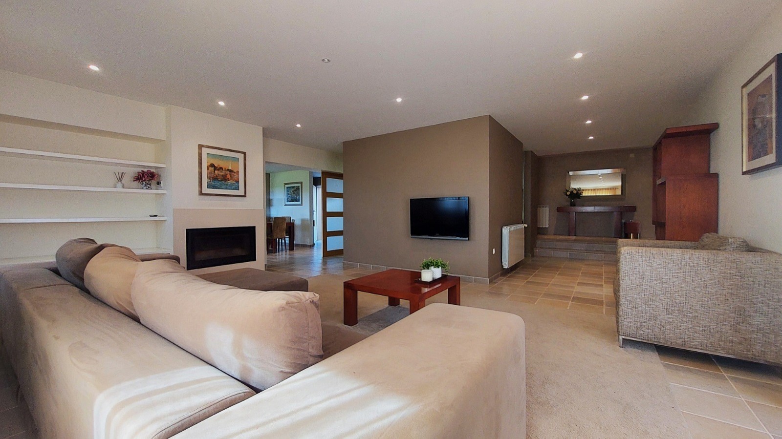 e7d737a1-38d0-4842-b52c-f9324ac70fbdjpeg