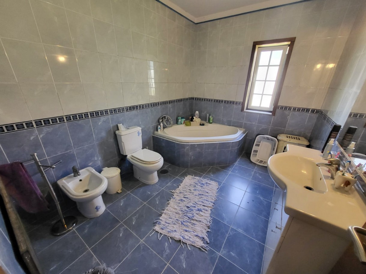 6-c10c1d81-fca0-4c4a-ac3c-fafaf0726215jpg