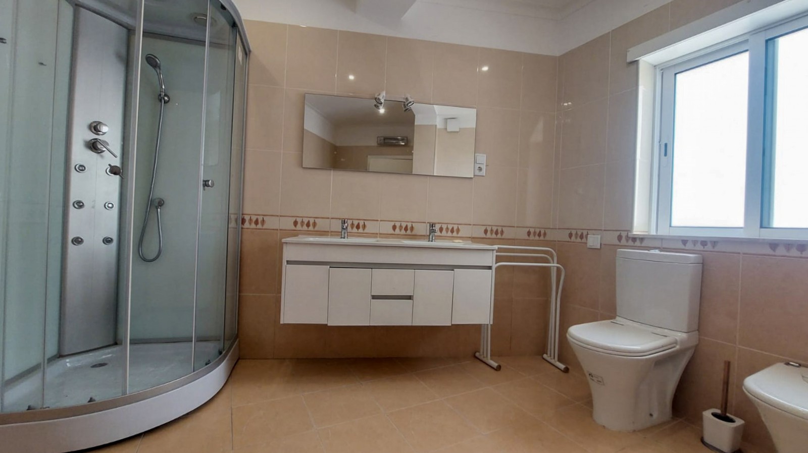 16-09be9d59-9624-4fe8-a076-cbdbde4d4a43jpg